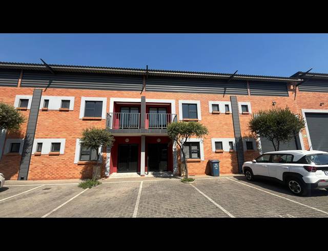 300M² WAREHOUSE TO LET IN N4 GATEWAY INDUSTRIAL PARK